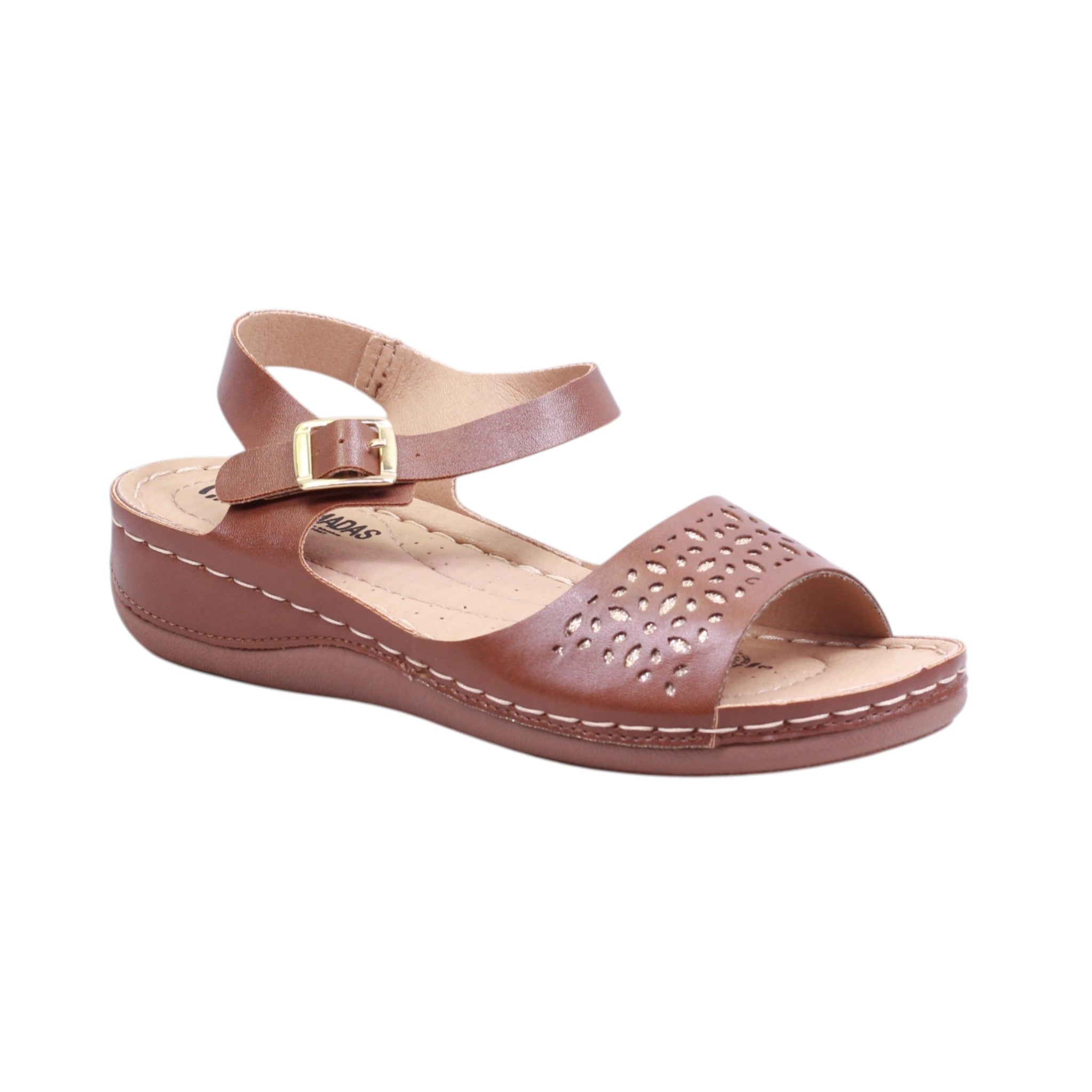 Sandalia de dama con hebilla y perforaciones