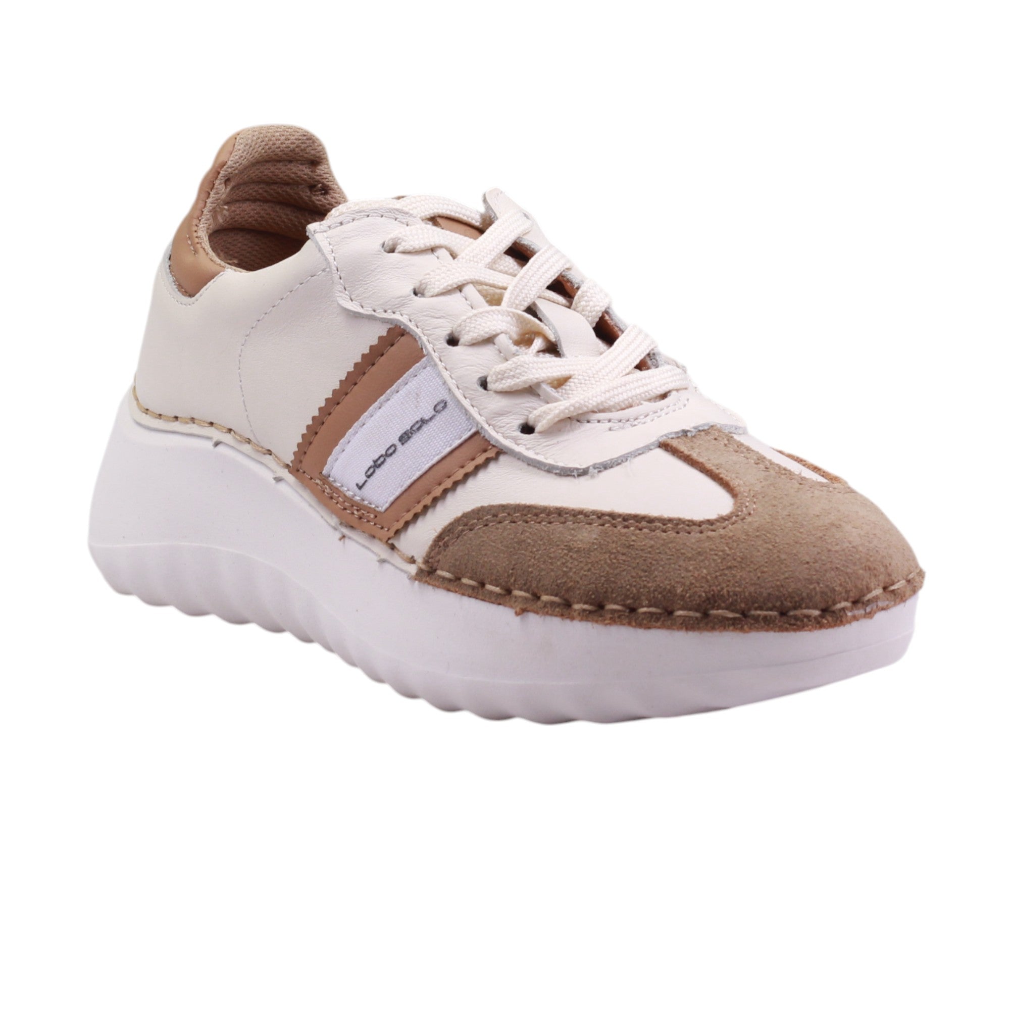 Tenis de piel con punta en nobuck y plataforma corrida