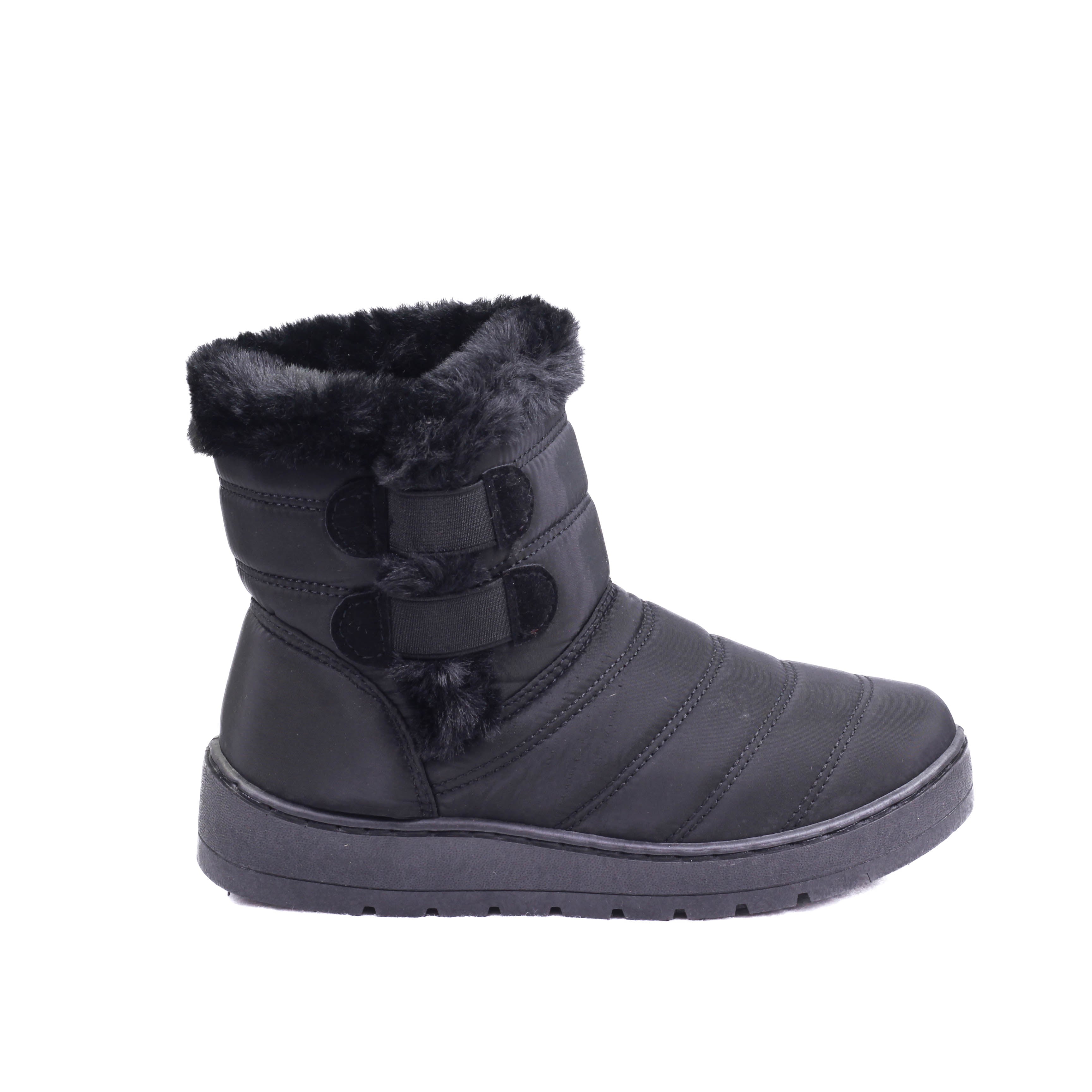 Bota para dama de invierno en color negro con peluche interno y suela corrida