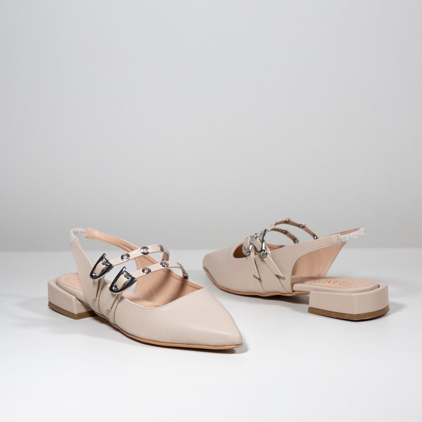 Zapatilla Leonor