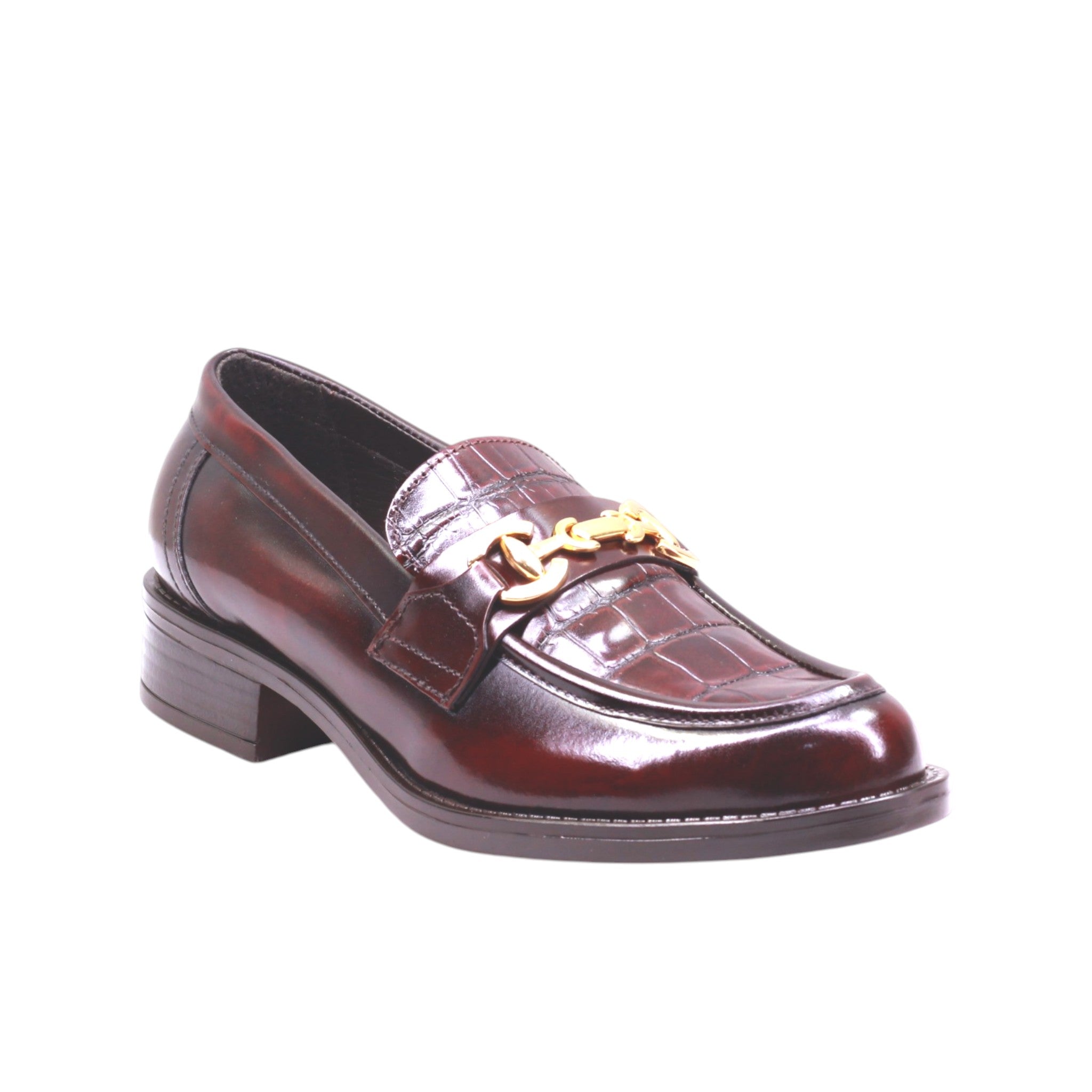 Mocasín dama piel vacuna color negro y vino con adorno dorado