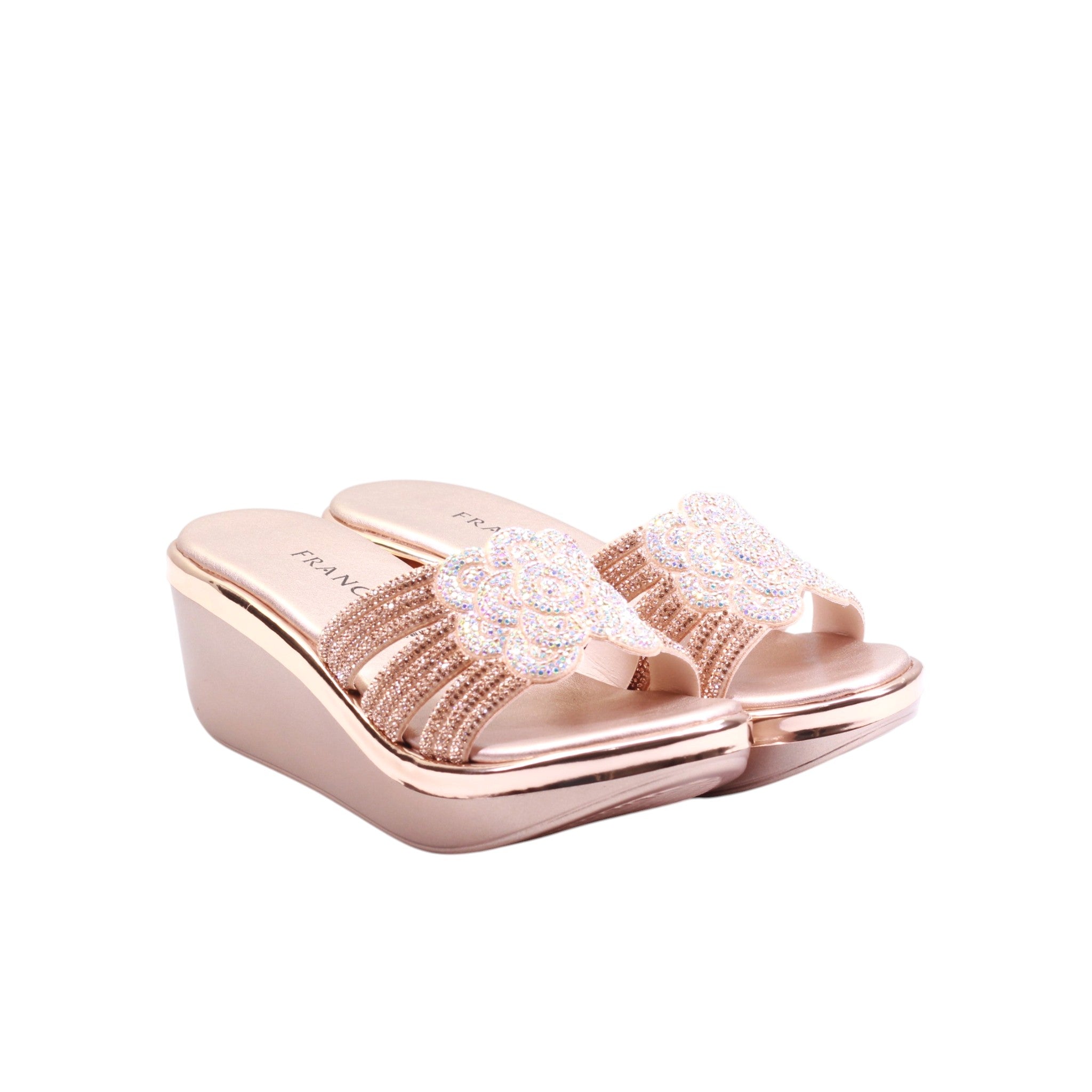 Sandalia de cuña para dama color oro rosado con tiras de pedrería y fl ...