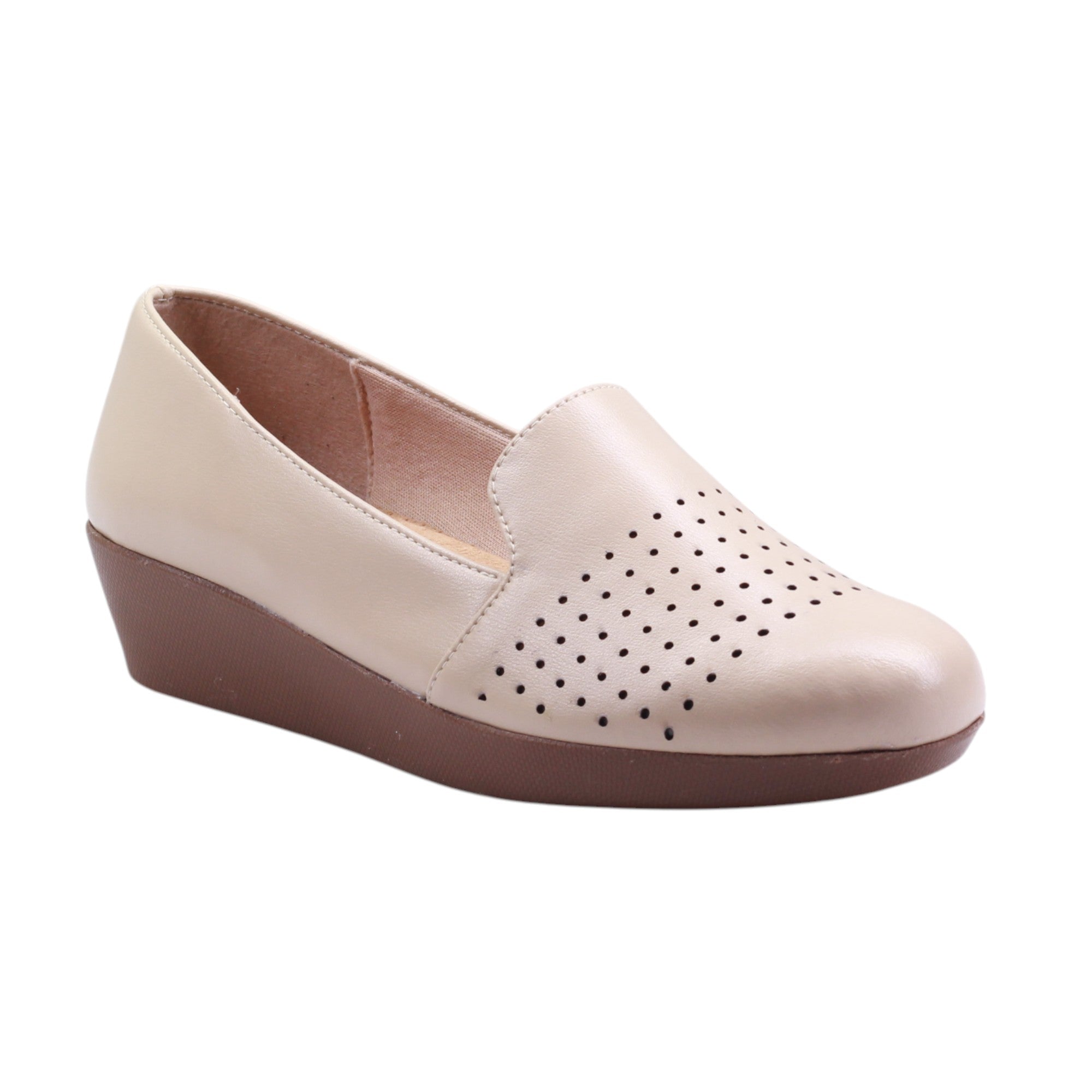 Zapato slip-on con perforado y cuña ligera