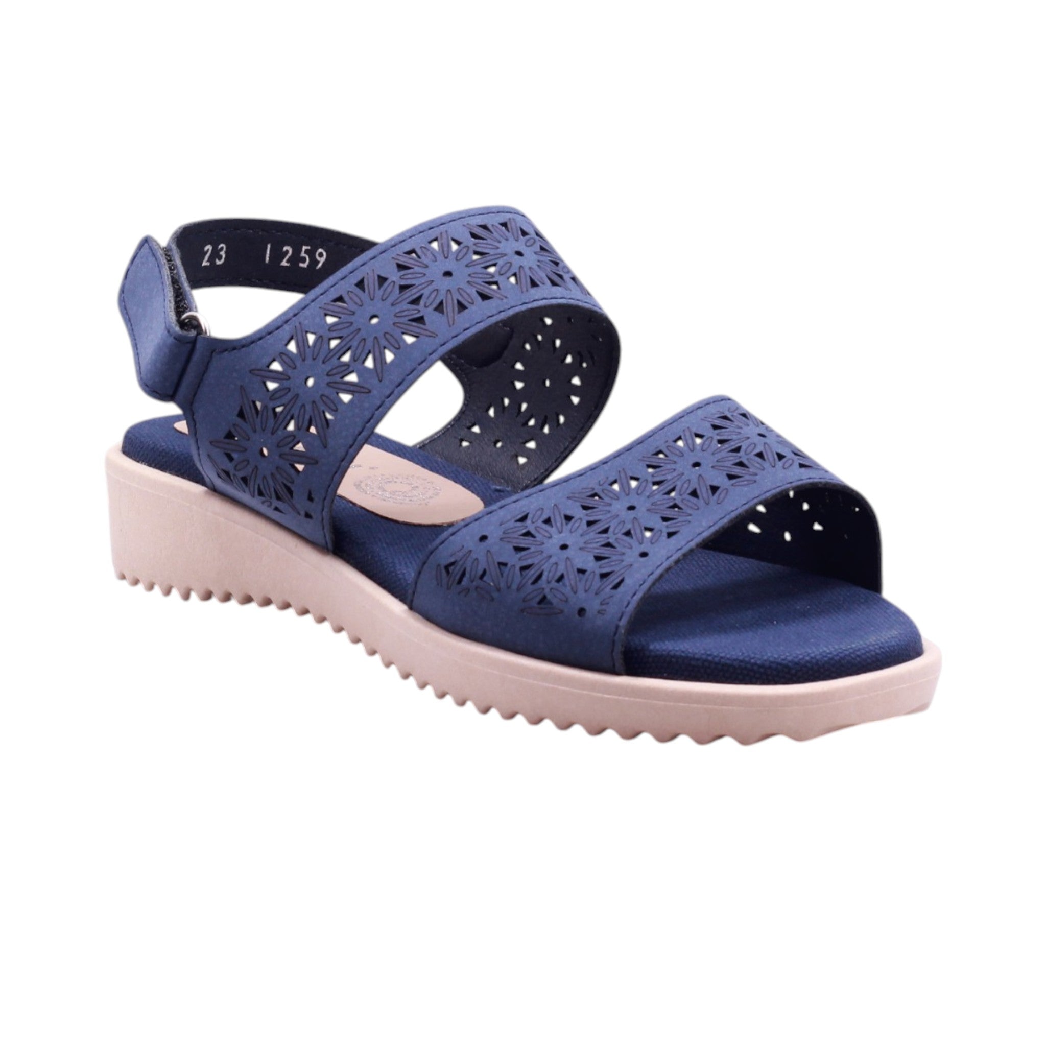 Sandalia con Boble Tira Perforadas y Ajuste de Velcro