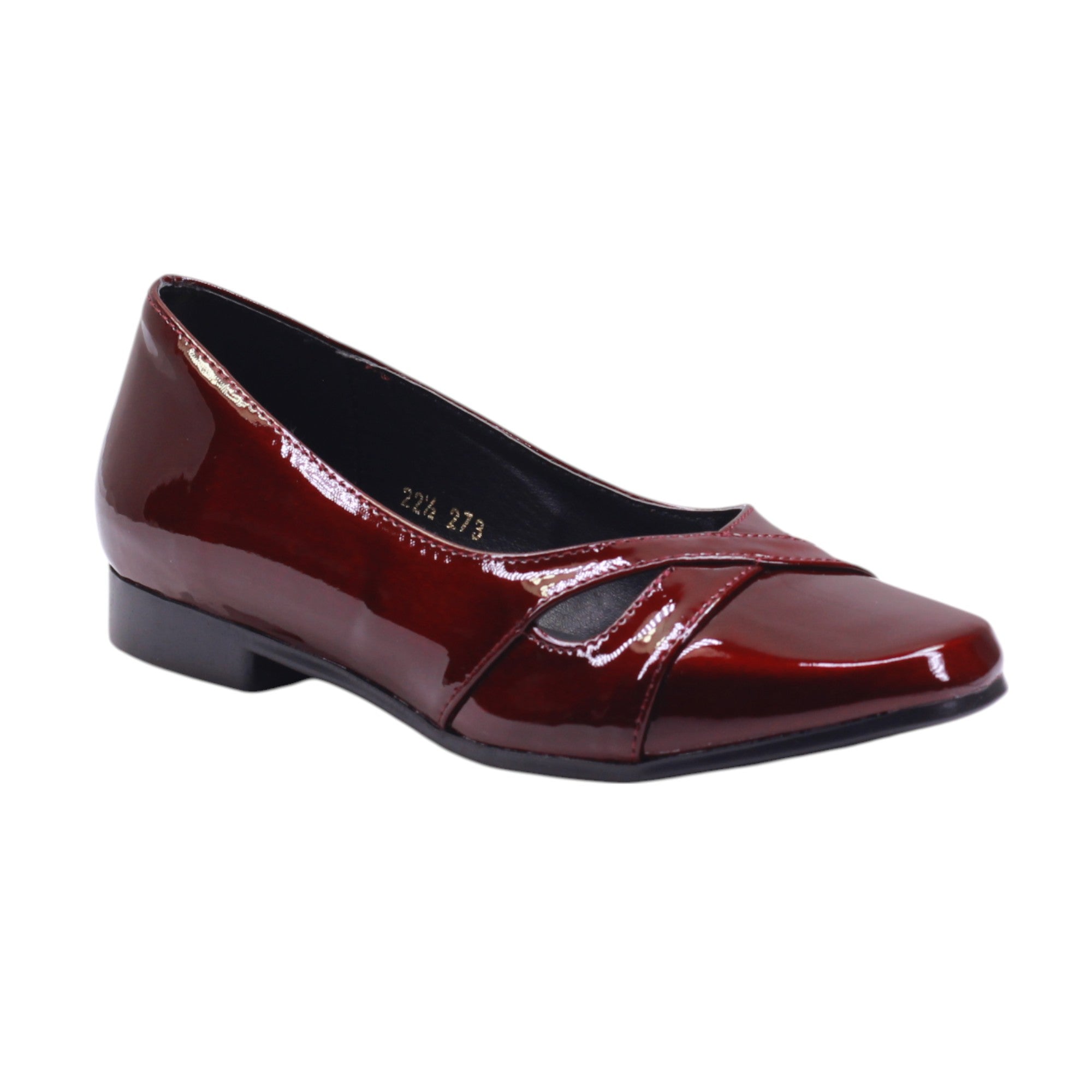 Zapato Acharolado con Tacón Bajo y Tira Decorativa